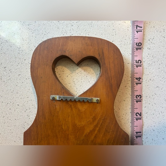 Vintage Hand-Painted Wooden Wall Art with Heart Cut out - Picture 4 of 5